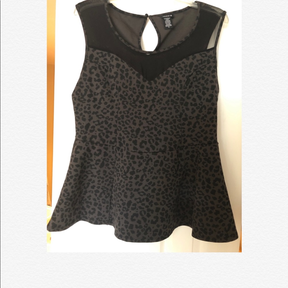 Torrid women’s size 0 (L) Peplum top